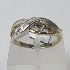 LADIES 9CT DIAMOND RING 2.8GMS Ring Size O / 7.5 US