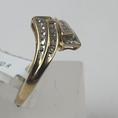 LADIES 9CT DIAMOND RING 2.6GMS Ring Size Q / 8.5 US