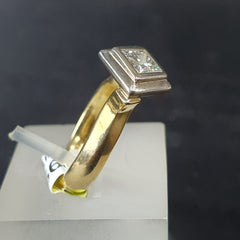 Ladies 18ct With Diamond stone Square Shaped Solid Gold Ring