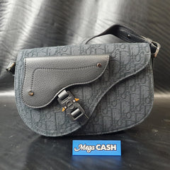 DIOR - Saddle Messenger Bag Black Dior Oblique Jacquard and Black Grained Calfskin