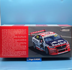 Classic Carlectables - 2019 Holden 50TH Anniversary Retro Bathurst Livery Jamie Whincup & Craig Lowndes - 18707