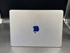 Apple MacBook Air 13.6” - 16GB SSD - M2 CHIP - 2024 MODEL
