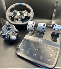 Logitech G29 Driving Force Racing Wheel+ Gear Shifter + Pedals XBOX