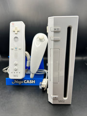 Nintendo Wii - Aux with controller and nunchuck, sensor bar, power supply, white