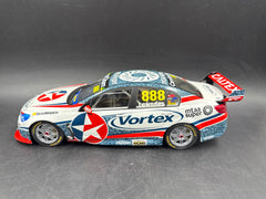 ClassicCarlectables - 1:18 2017 Craig Lowndes - Holden VF Commodore