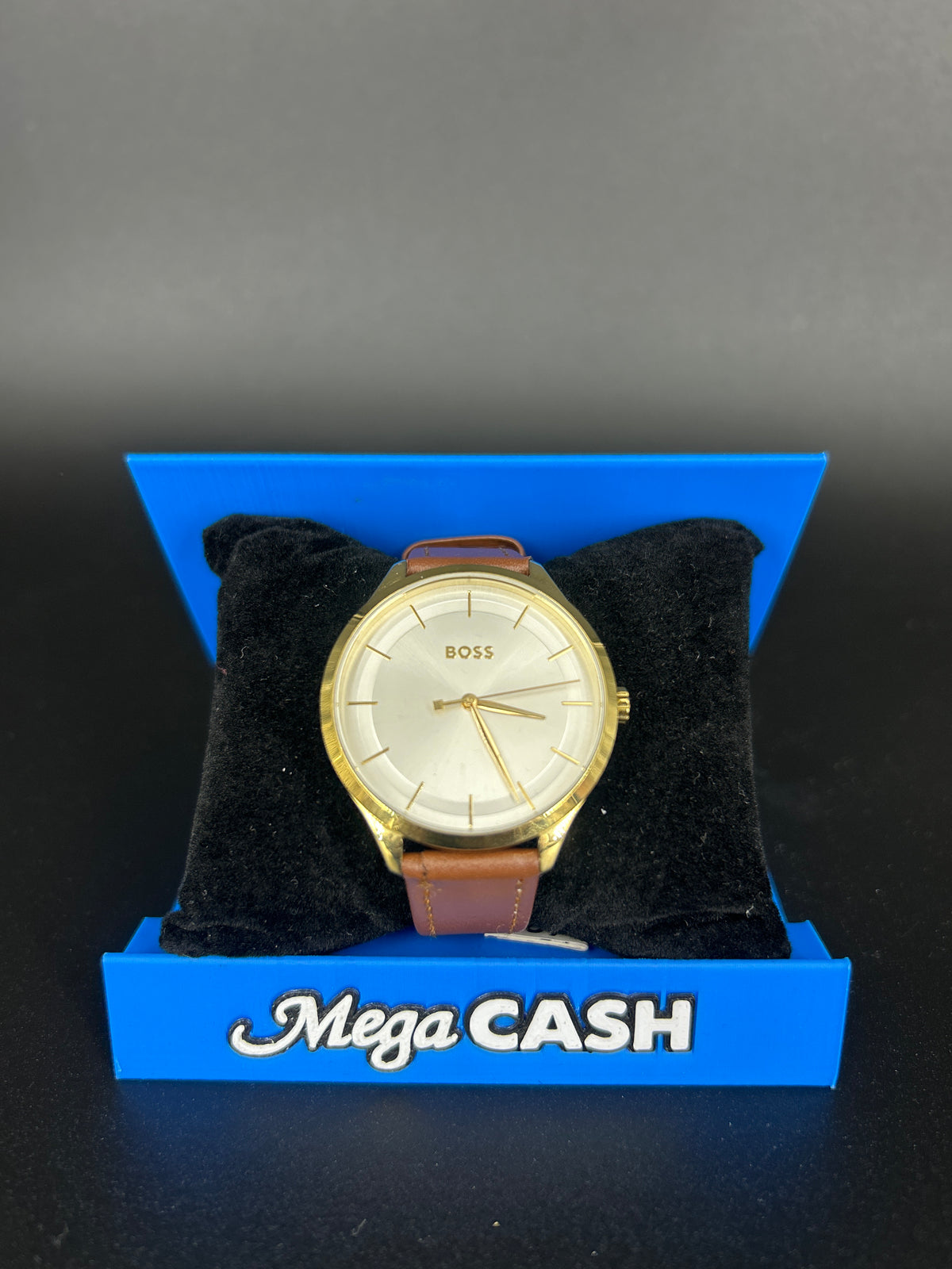 Boss unisex watch. Genuine leather band and gold stainless bezel