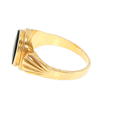 9ct Yellow Gold Oval Onyx Signet Ring with Ribbed Shoulders