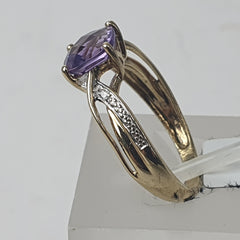 LADIES 9CT DIAMOND RING 2.5GMS Ring Size M 1/2 / 7 US