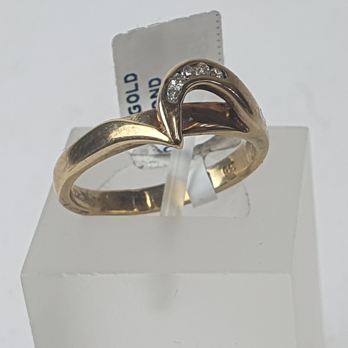 LADIES 9CT DIAMOND RING 2.8GMS Ring Size M / 6.5 US