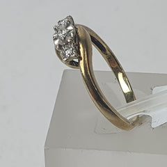 LADIES 9CT DIAMOND RING 2.5GMS Ring Size N 1/2 / 7 US