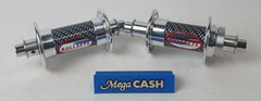 BULLSEYE BIKE HUB BULLSEYE PAIR W/ ACCESSORIES