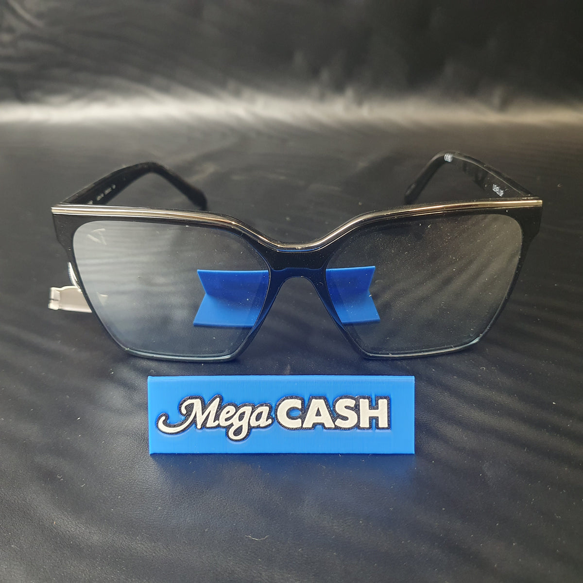 QUAY SUNGLASSES LEVEL UP