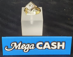 Ladies 18ct With Diamond stone Square Shaped Solid Gold Ring