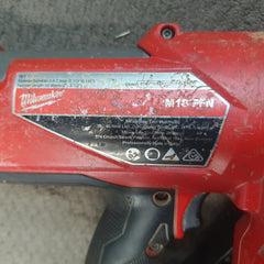 Milwaukee - M18 FUEL 30° - 34° Framing Nailer Kit