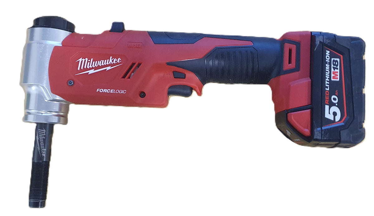 MILWAUKEE - 16mm - 63mm FORCE LOGIC 6T Knockout Tool Kit - M18HKP