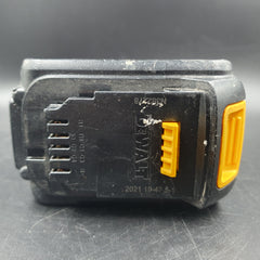 DeWalt - DCB182-XE - 18V 4.0AH XR Li-Ion Cordless Slide Battery