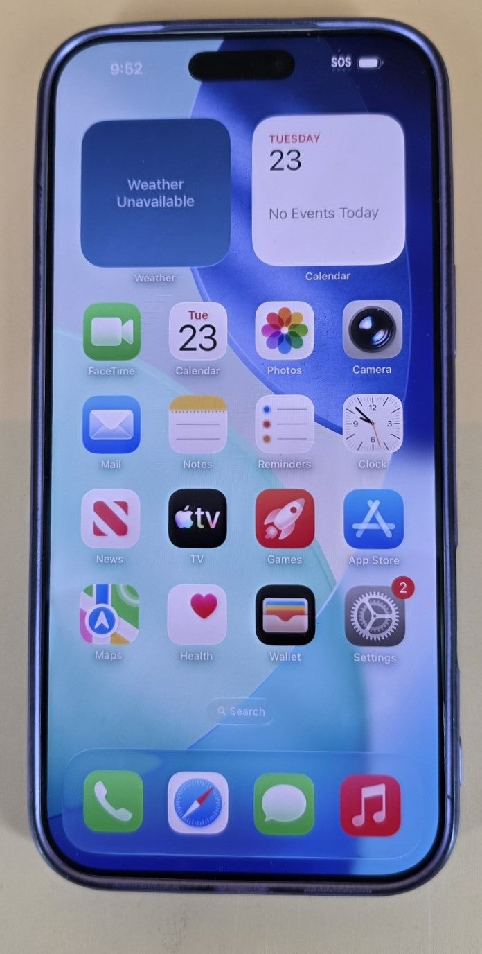 Apple Iphone 17 Pro Max 256GB- Silver - MFYM4X/A with Case in Excellent Condition