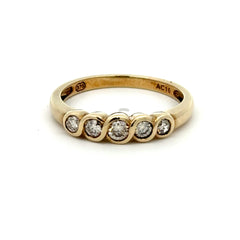 9ct Yellow Gold Five-Stone Diamond Scalloped Band