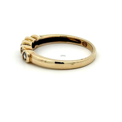 9ct Yellow Gold Five-Stone Diamond Scalloped Band