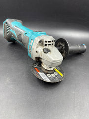Makita - DGA452 - Angle Grinder