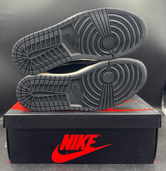 NIKE - Air Jordan 1 Retro High Tops - With Black and Green Laces - Size 9 US Mens