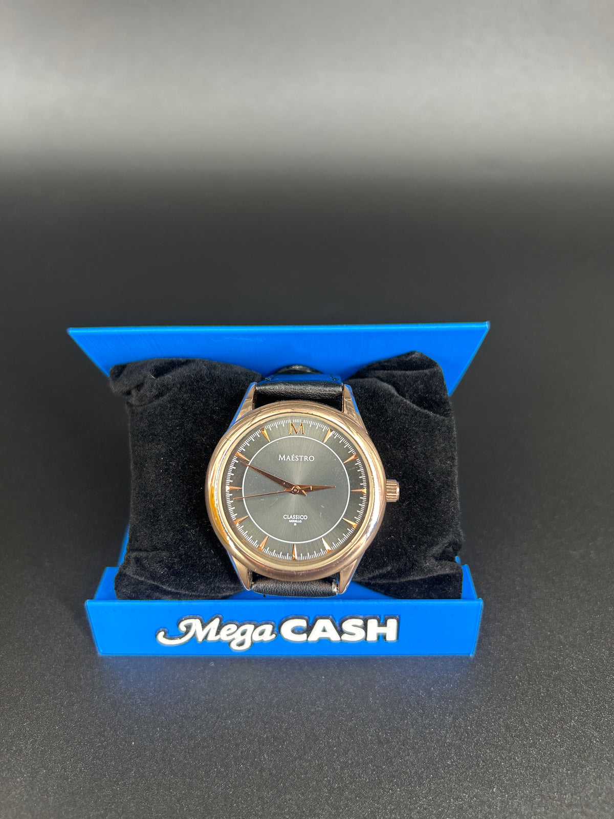 Maestro men’s watch with rose gold bezel