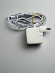 APPLE MACBOOK AIR 2020 M1 CHIP 8GB RAM 256GB SSD - WITH PROTECTIVE CASE