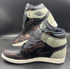 NIKE - Air Jordan 1 Retro High Tops - With Black and Green Laces - Size 9 US Mens