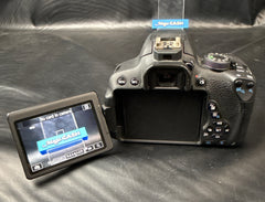 CANON - EOS 700D & EF 50mm 1:1.8 STM Lens