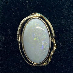 Ladies 14ct Solid Gold Opal Ring Size 7/Size O/14-54