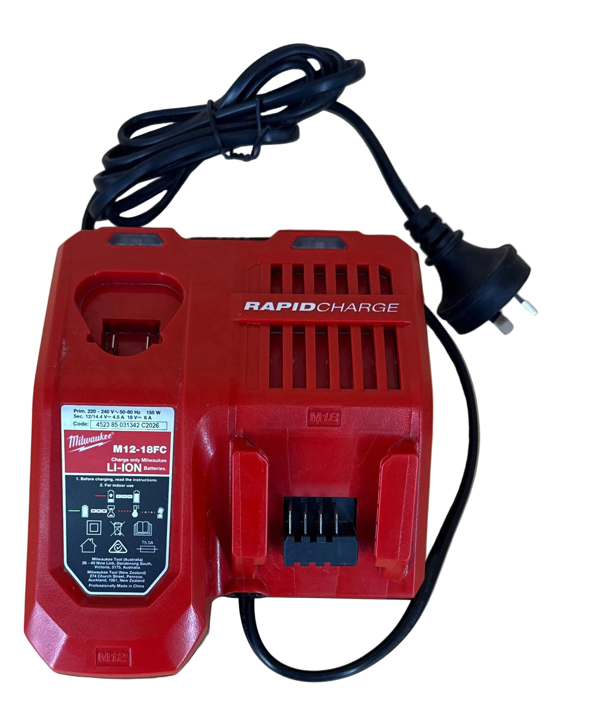 MILWAUKEE - M1218FC - 12V to 18V Battery Charger