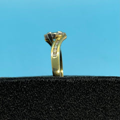 Ladies 18ct With Diamond Stone Solid Gold Ring Size -7 / Size O / 15-55