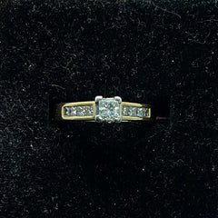 Ladies 18ct With Diamond Stone Solid Gold Ring Size 6.25 / Size M / 13-53