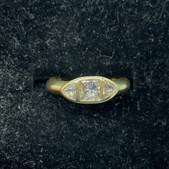 Ladies 18ct With Diamond Stone Princess Cut Solid Gold Ring Size 5/ Size K / 11-51