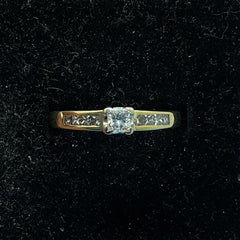 Ladies 18ct With Diamond Stone Solid Gold Ring Size 8.75 / Size R/ 19-59