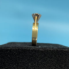 Ladies 18ct With Diamond Stone Solid Gold Ring Size 8 / Size R / 18-58