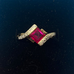 Ladies 9ct With Diamond & Red Stone Solid Gold Ring Size 9.25/ Size S /20-60