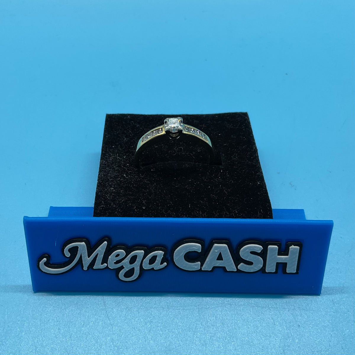 Ladies 18ct With Diamond Stone Solid Gold Ring Size 8.75 / Size R/ 19-59