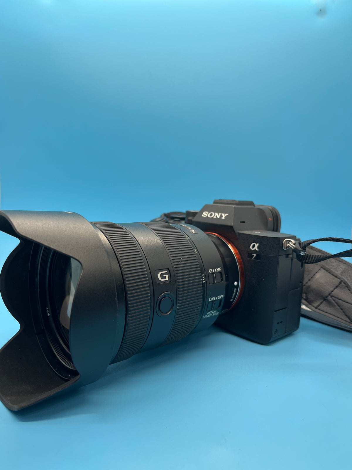 Sony Alpha A7 VI with Sony FE 24-105mm F4 G OSS Lens