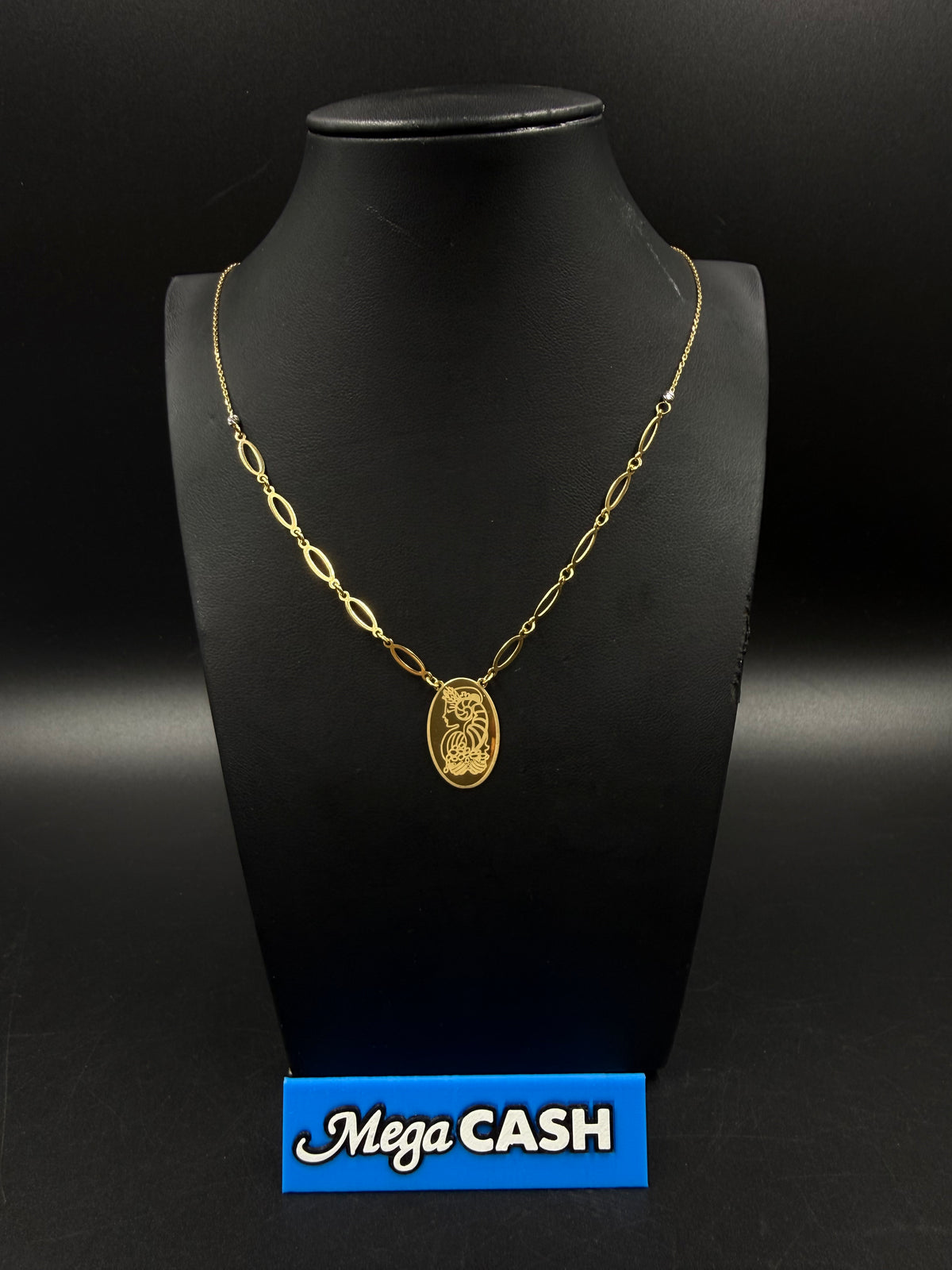 18ct Oval Pendant Necklace 4.7gms