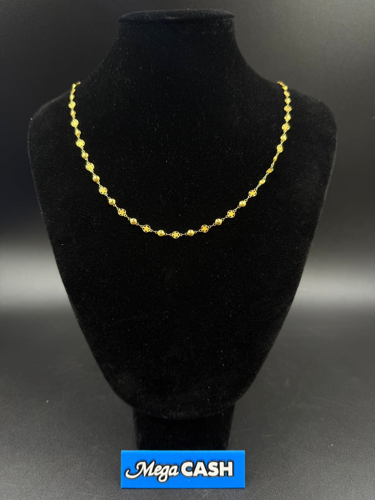 18ct Dome & Star Necklace 4.6gms