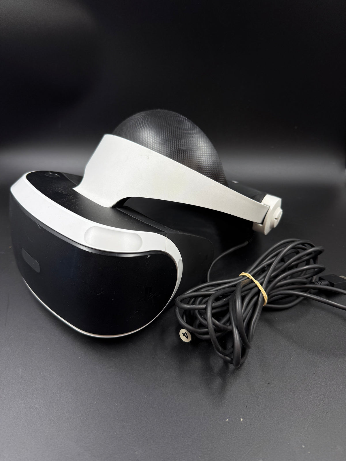 Sony PlayStation 4 (PS4) VR Headset (CUH-ZVR2) with 2 Controllers