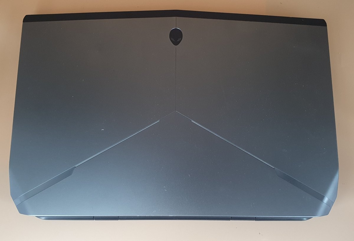 ALIENWARE LAPTOP 17 R3 - Intel i7 - 6700HQ @ 2.60GHz 16GB/1TB WITH CHARGER - Mega Cash Sydney