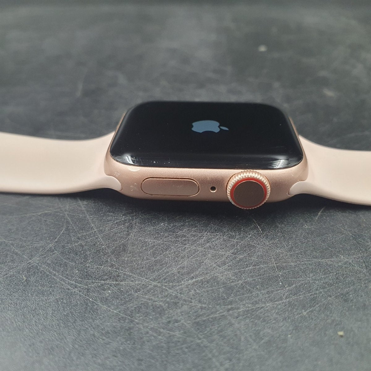 APPLE SMART WATCH - 40mm - A2007 | MTVG2X/A - SERIES 4 - GPS & CELL - Mega Cash Sydney