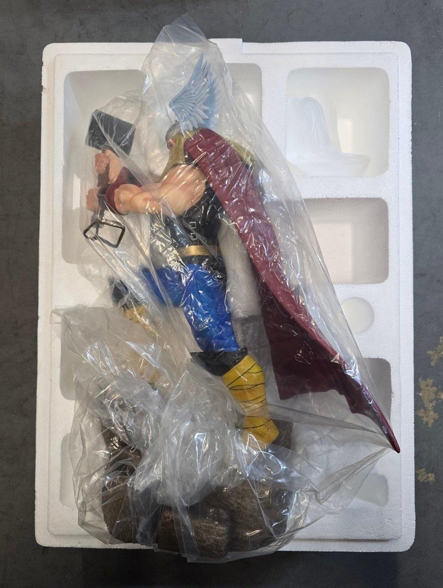 Avengers - The Mighty Thor - Statue - Marvel Milestones - Art Asylum - Mega Cash Sydney