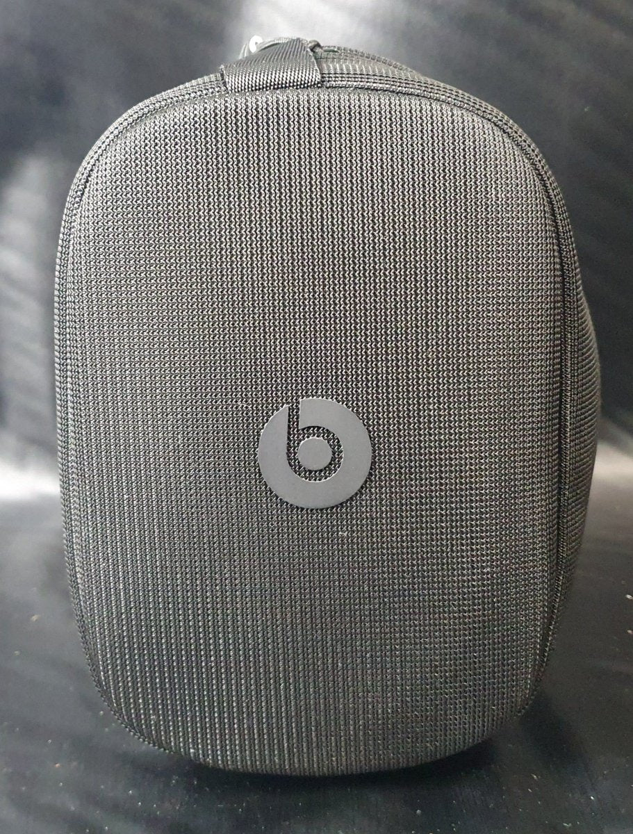 Beats Solo 4 - Heaadphones - Mega Cash Sydney