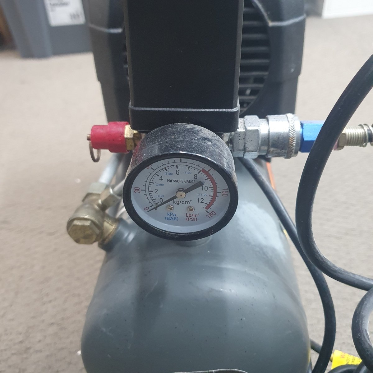 Black Ridge - BRi40 - Air Compressor - Mega Cash Sydney