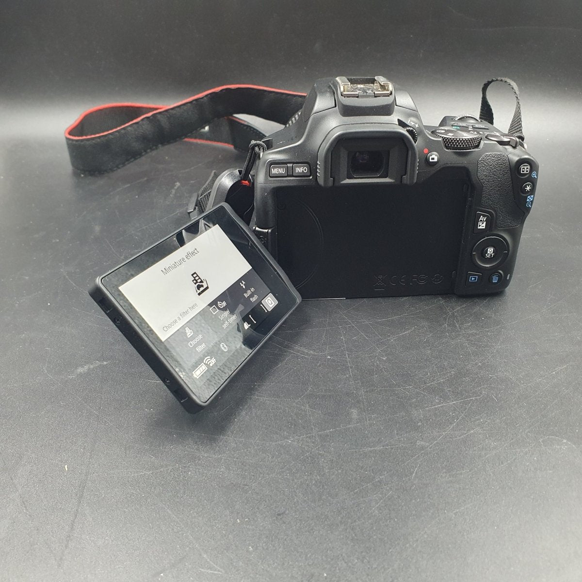 Canon EOS 200D II with EF - S 18 - 55mm f3.5 - 5.6 IS Camera Lens - Mega Cash Sydney