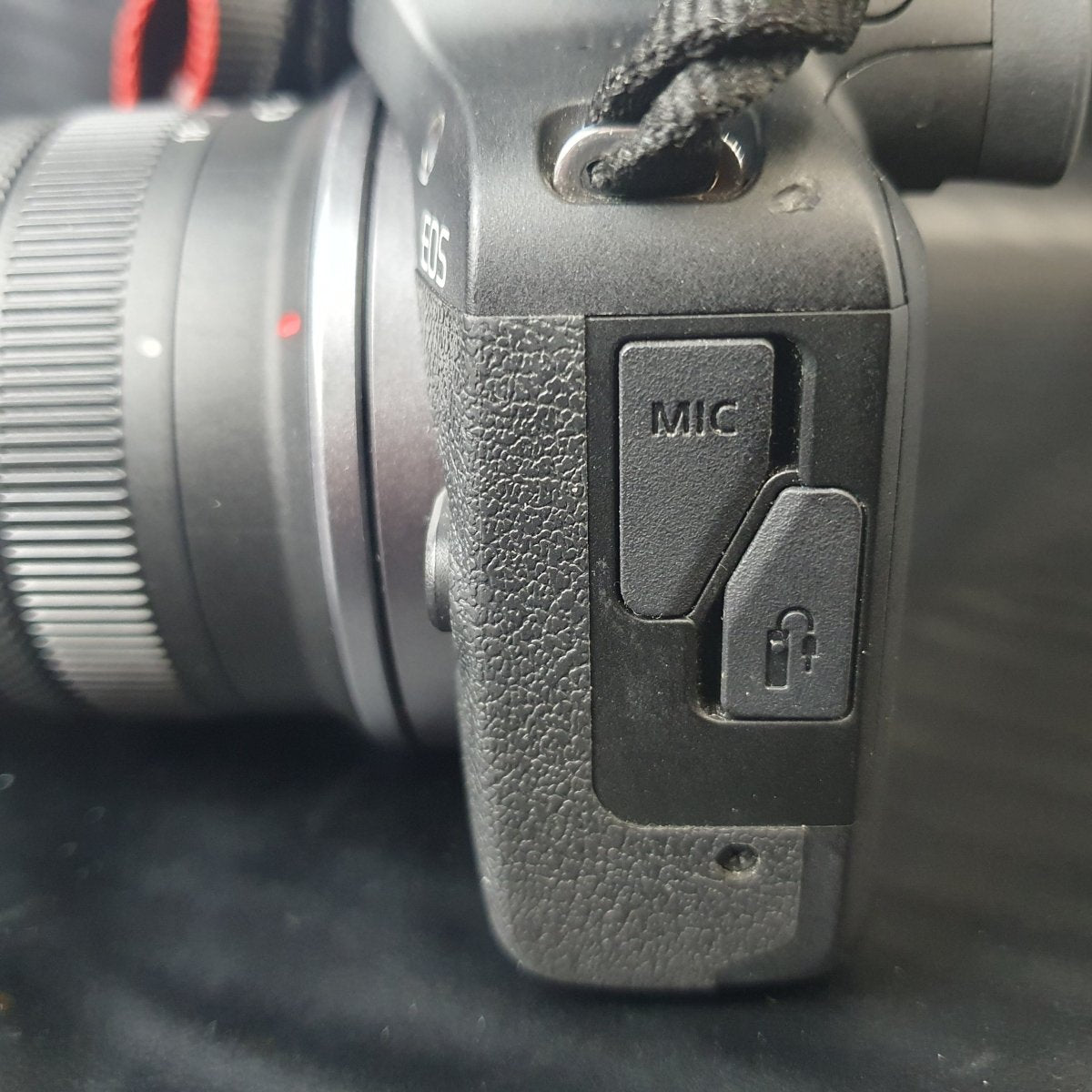 Canon EOS R100 - Digital SLR Camera - with 18 - 45 Lens + Adapter + Carry Bag & Charger - Mega Cash Sydney