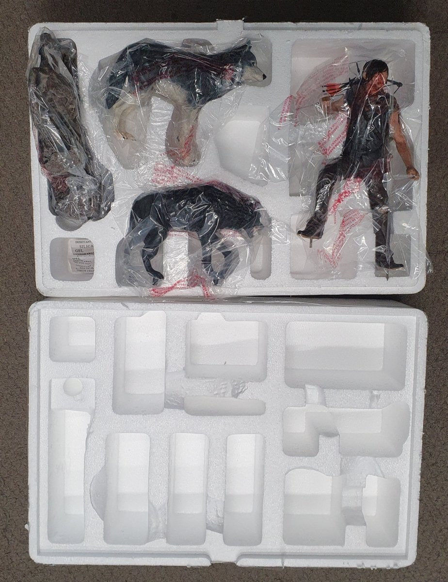 Daryl Dixon + Wolves - GENTLE GIANT The Walking Dead - 88/1000 - 1:8 Scale - AMC - Mega Cash Sydney